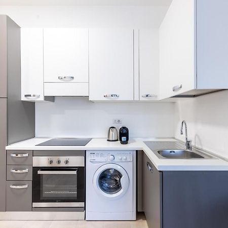Cesano Boscone- One-Room Flat, Wi-Fi E Netflix Bagian luar foto