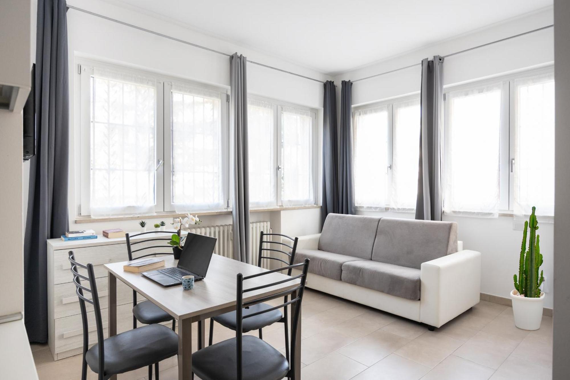 Cesano Boscone- One-Room Flat, Wi-Fi E Netflix Bagian luar foto